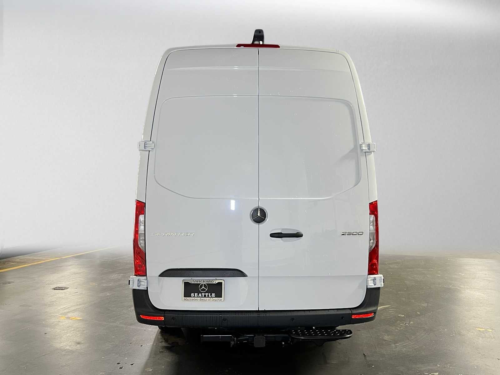2026 Mercedes-Benz Sprinter 2500 High Roof I4 Diesel 170 RWD