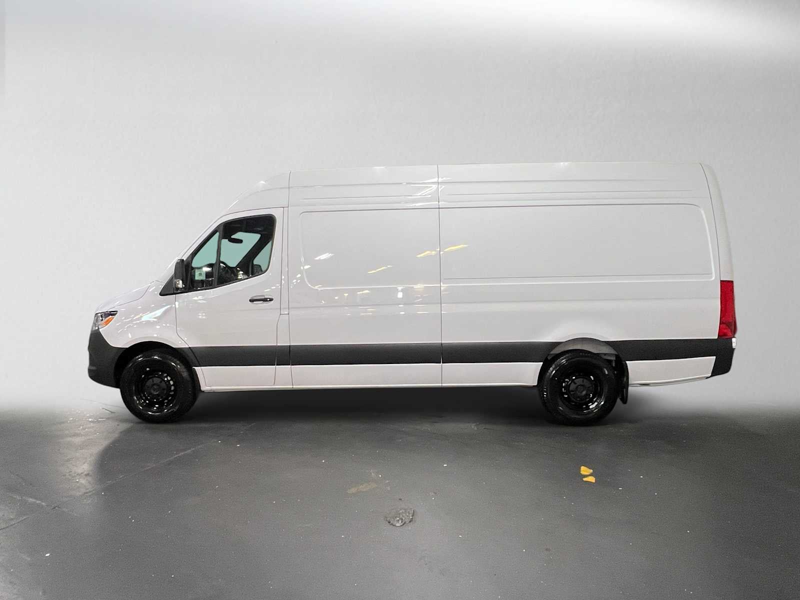 2026 Mercedes-Benz Sprinter 2500 High Roof I4 Diesel 170 RWD