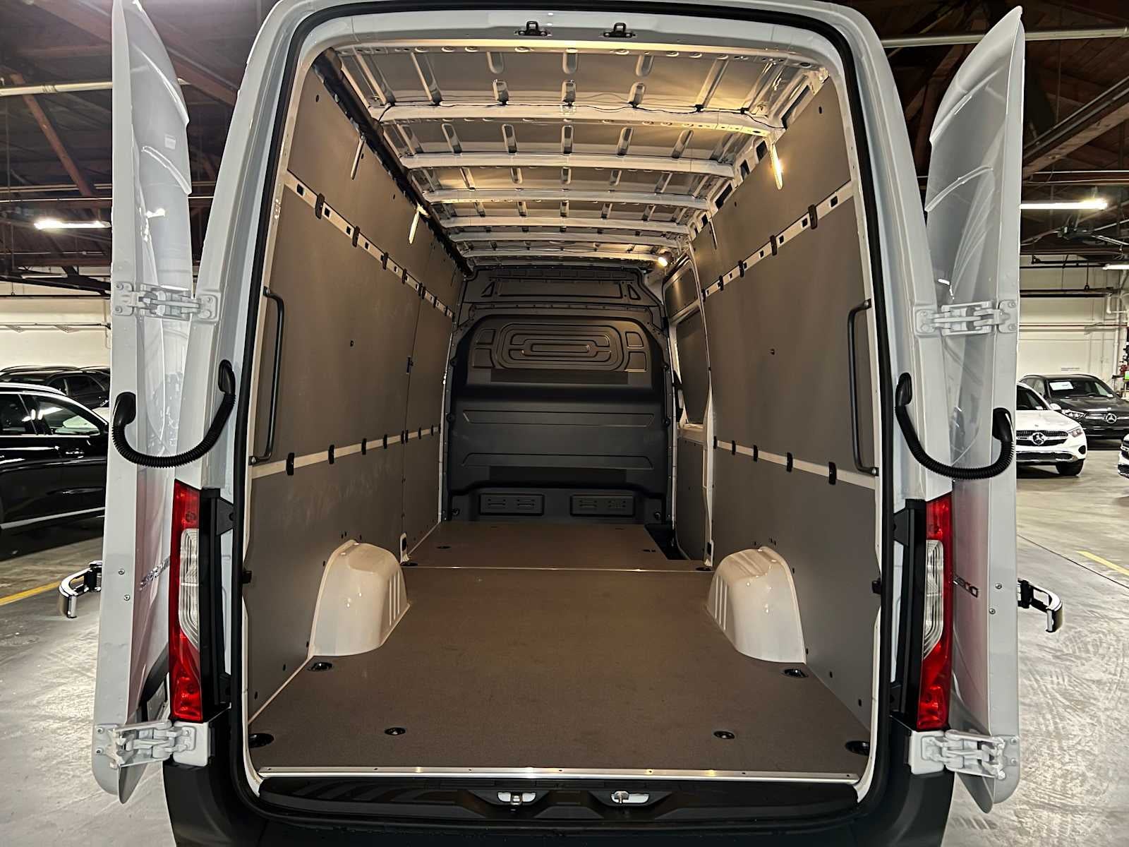 2026 Mercedes-Benz Sprinter 2500 High Roof I4 Diesel 170 RWD