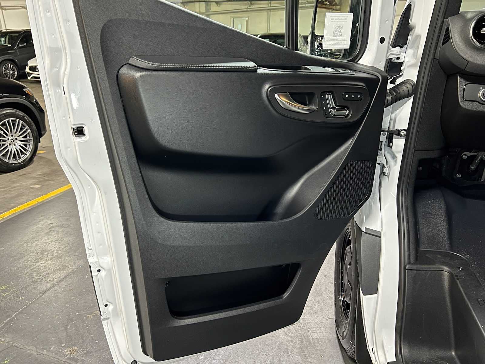 2026 Mercedes-Benz Sprinter 2500 High Roof I4 Diesel 170 RWD