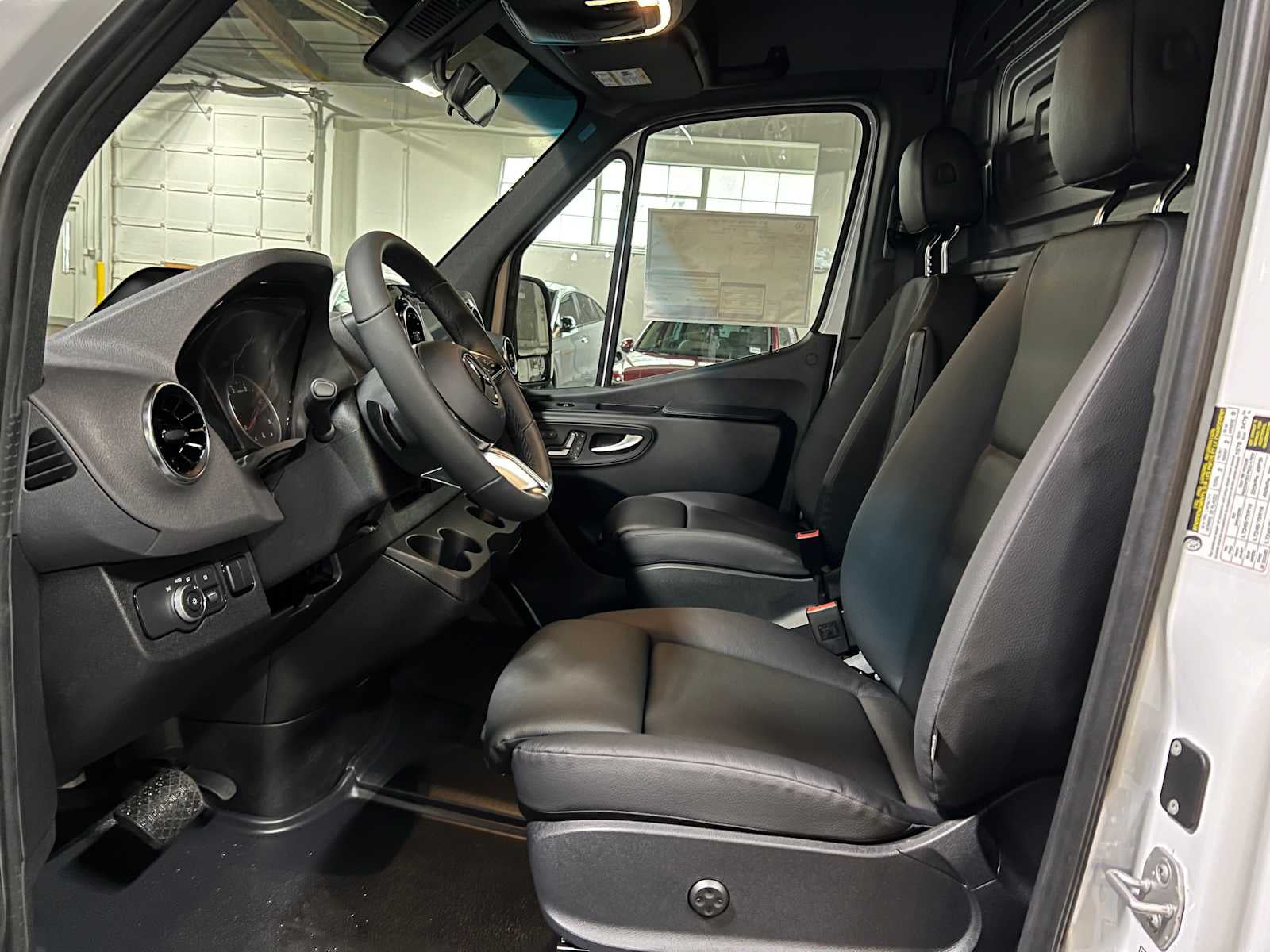 2026 Mercedes-Benz Sprinter 2500 High Roof I4 Diesel 170 RWD