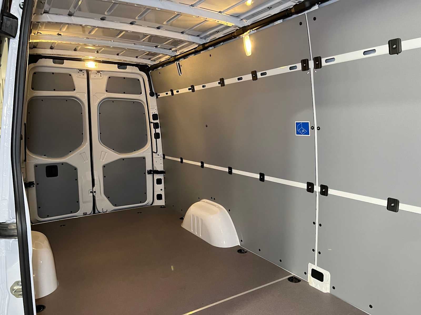 2027 Mercedes-Benz Sprinter Cargo 2500 High Roof I4 Diesel 170 RWD