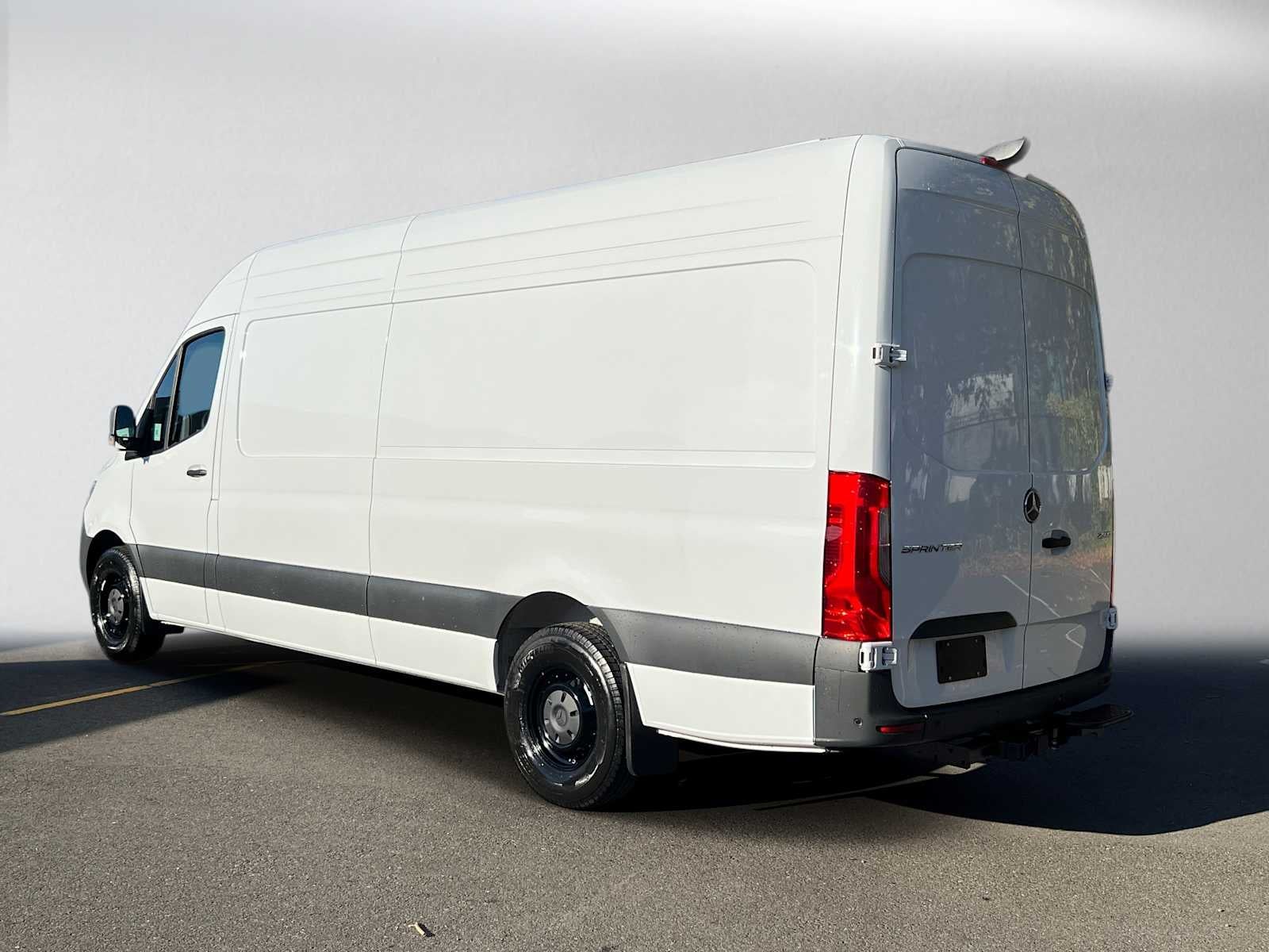 2027 Mercedes-Benz Sprinter Cargo 2500 High Roof I4 Diesel 170 RWD