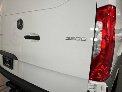 2026 Mercedes-Benz Sprinter 2500 High Roof I4 Diesel 170 RWD