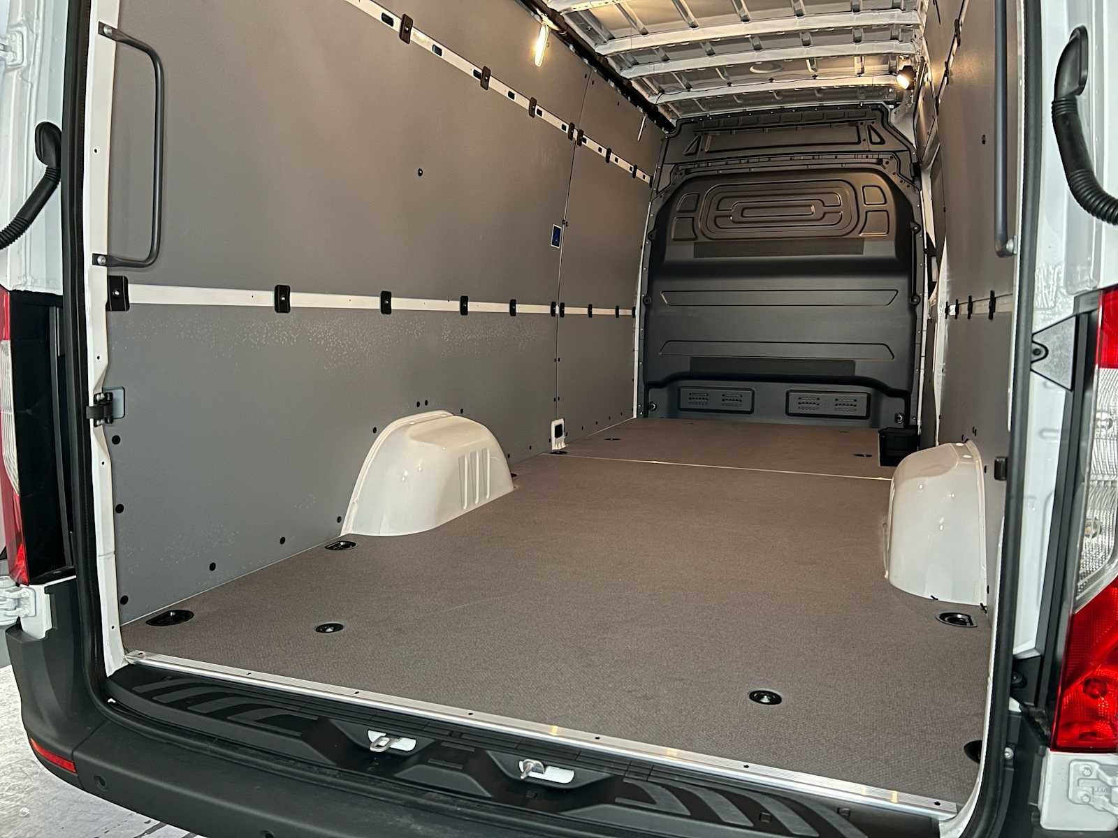 2026 Mercedes-Benz Sprinter 2500 High Roof I4 Diesel 170 RWD