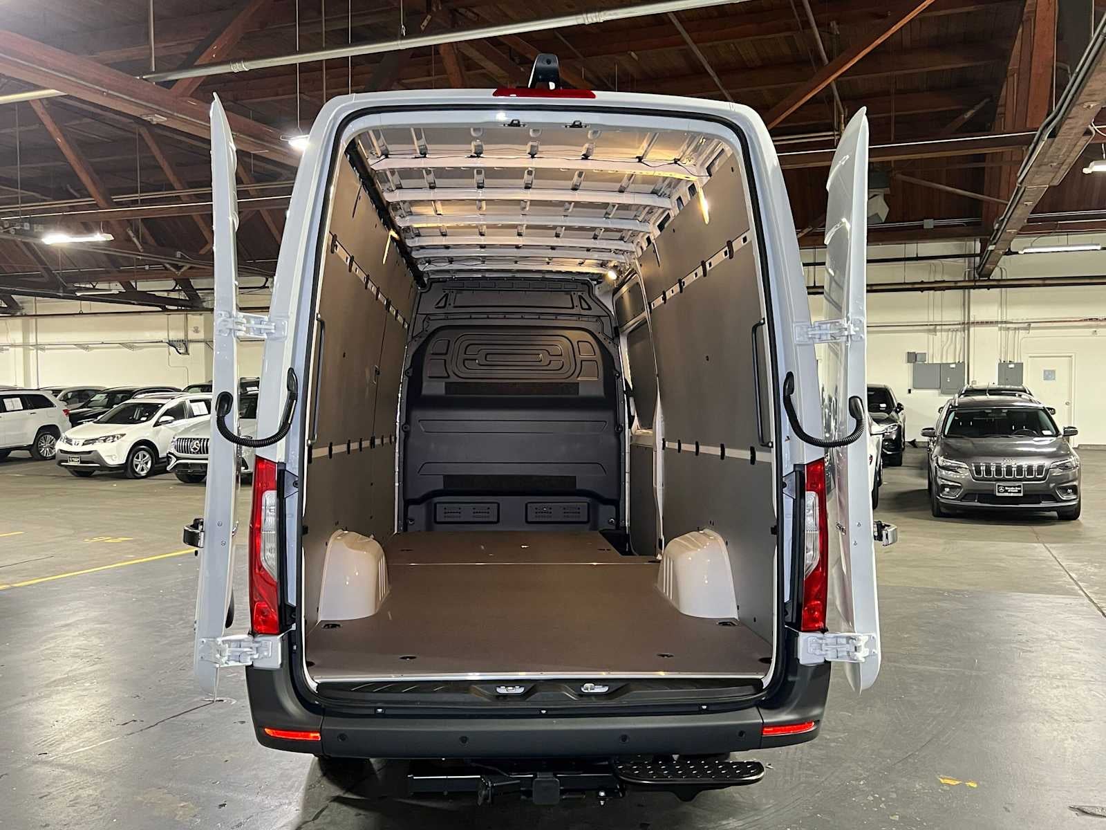 2026 Mercedes-Benz Sprinter Cargo 2500 High Roof I4 Diesel 170 RWD