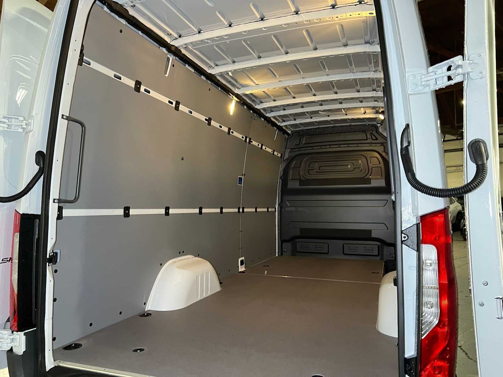 2026 Mercedes-Benz Sprinter 2500 High Roof I4 Diesel 170 RWD