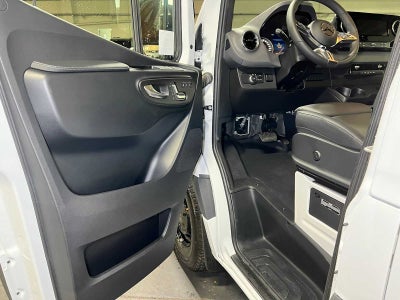 2026 Mercedes-Benz Sprinter 2500 High Roof I4 Diesel 170 RWD