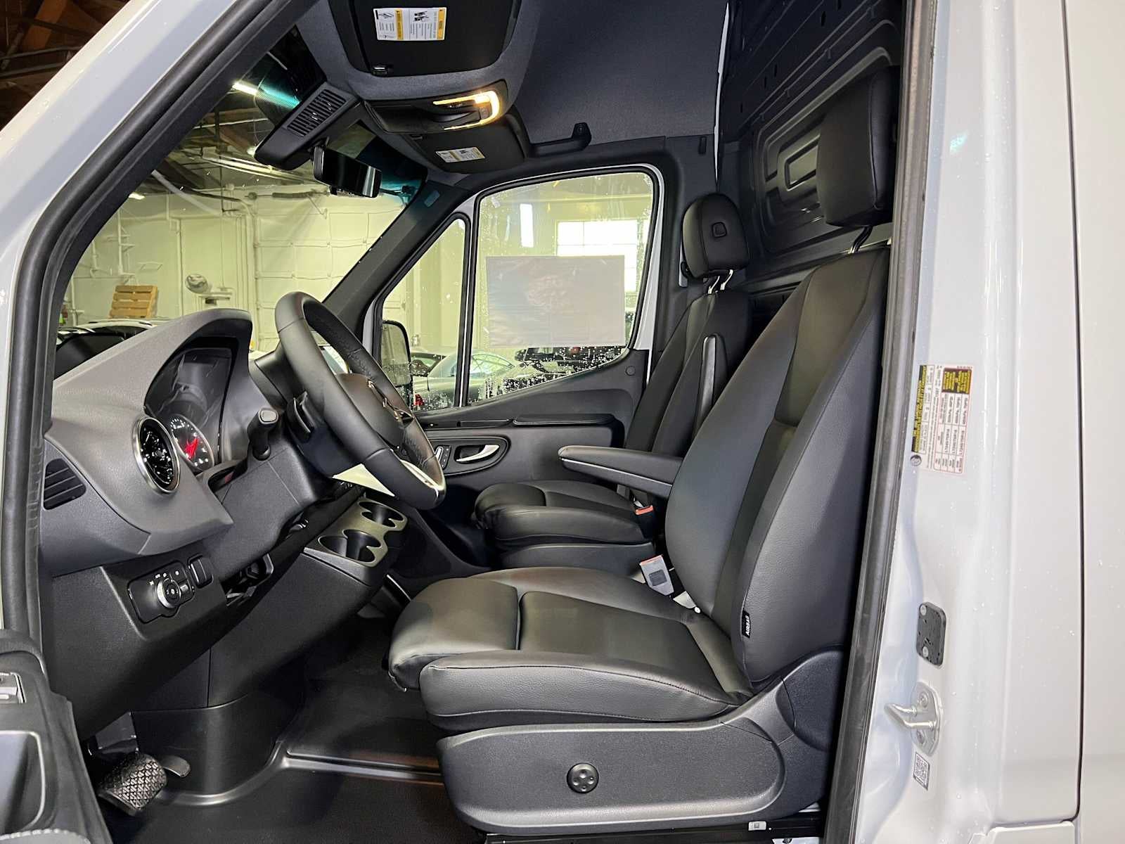 2026 Mercedes-Benz Sprinter 2500 High Roof I4 Diesel 170 RWD