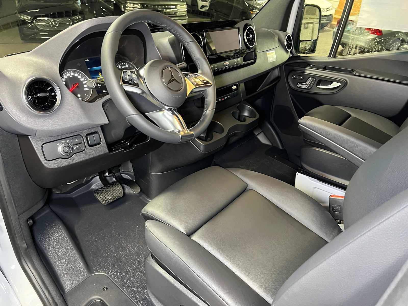 2026 Mercedes-Benz Sprinter 2500 High Roof I4 Diesel 170 RWD