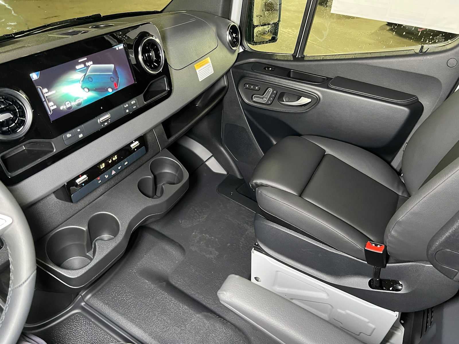 2026 Mercedes-Benz Sprinter 2500 High Roof I4 Diesel 170 RWD