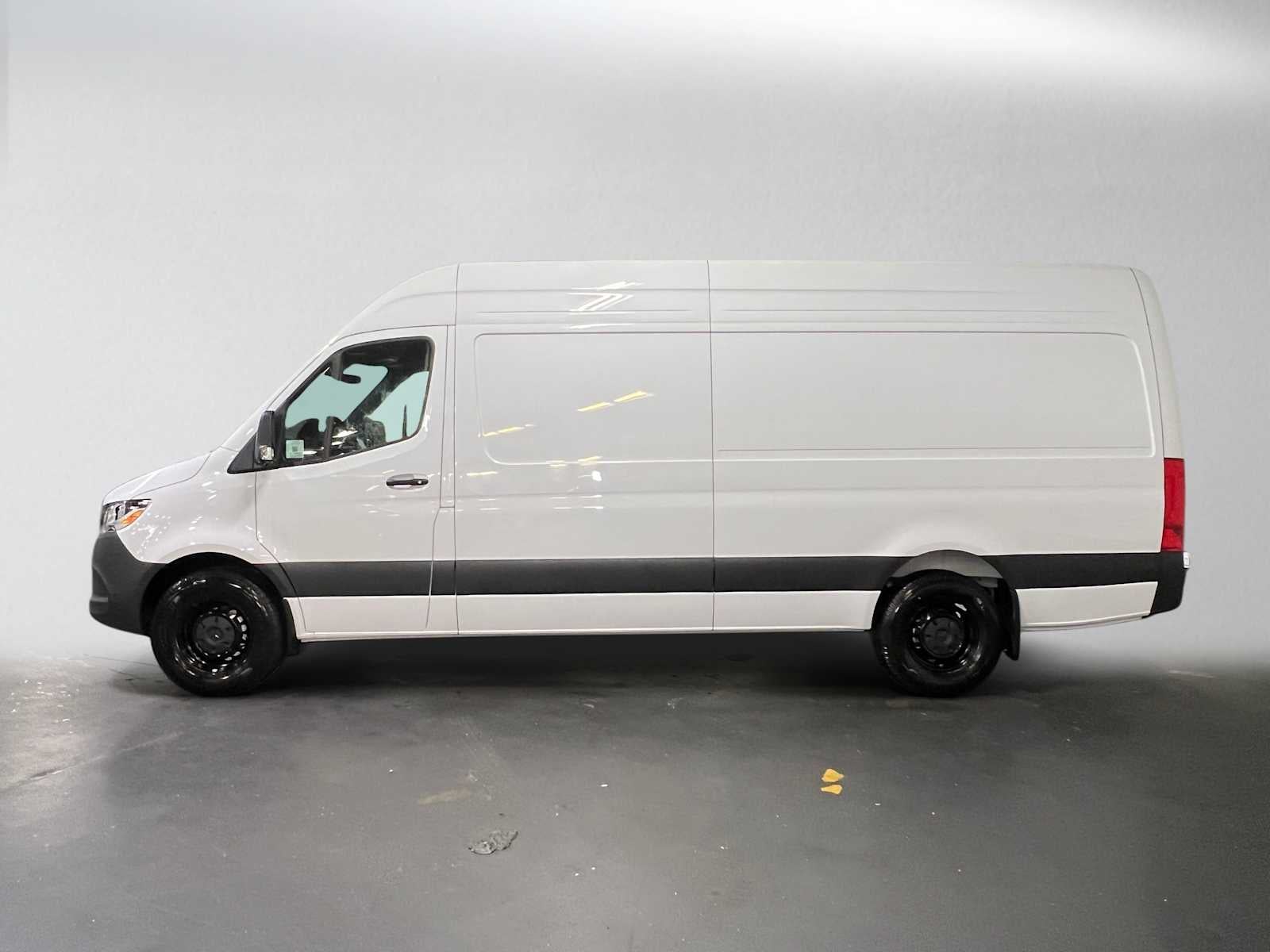 2026 Mercedes-Benz Sprinter 2500 High Roof I4 Diesel 170 RWD