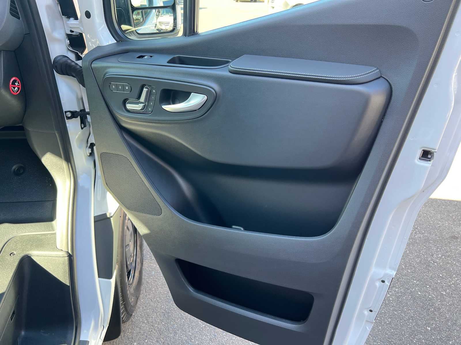 2027 Mercedes-Benz Sprinter Cargo 2500 High Roof I4 Diesel 170 RWD
