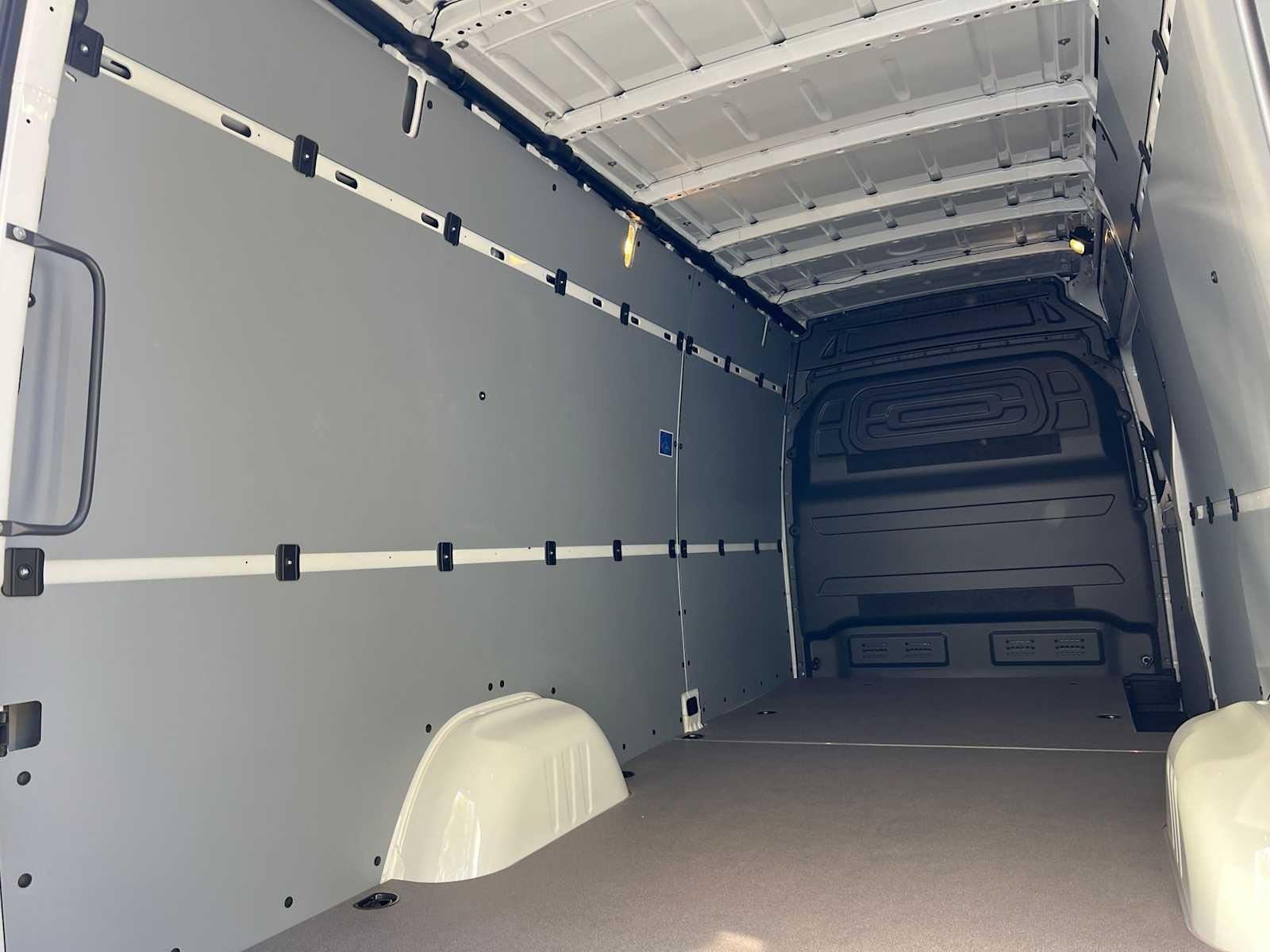 2027 Mercedes-Benz Sprinter Cargo 2500 High Roof I4 Diesel 170 RWD