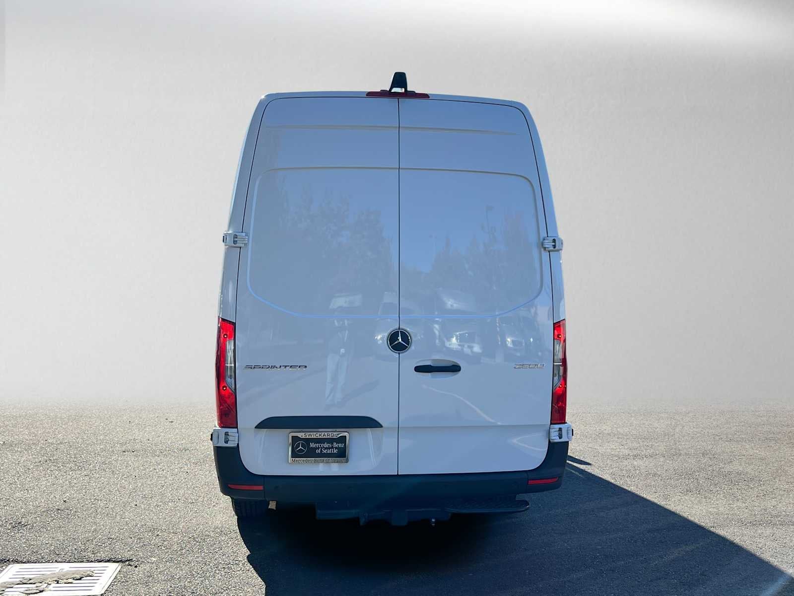 2027 Mercedes-Benz Sprinter Cargo 2500 High Roof I4 Diesel 170 RWD