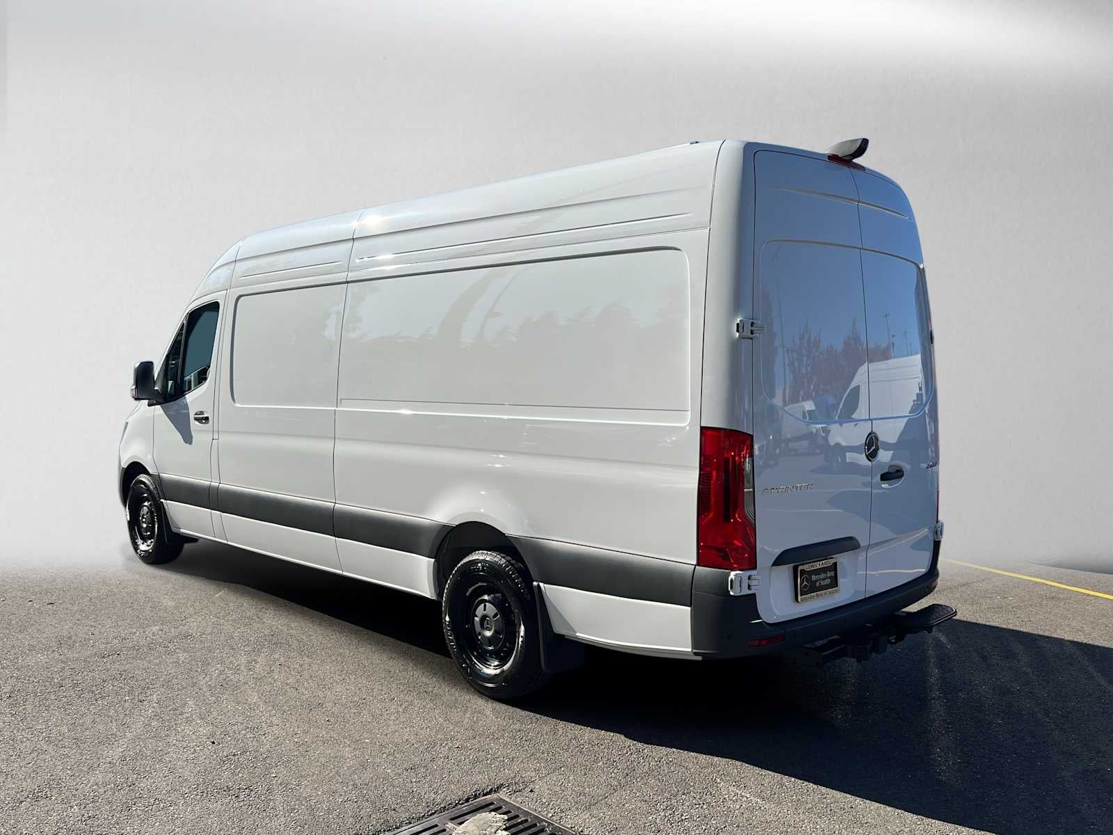 2027 Mercedes-Benz Sprinter Cargo 2500 High Roof I4 Diesel 170 RWD