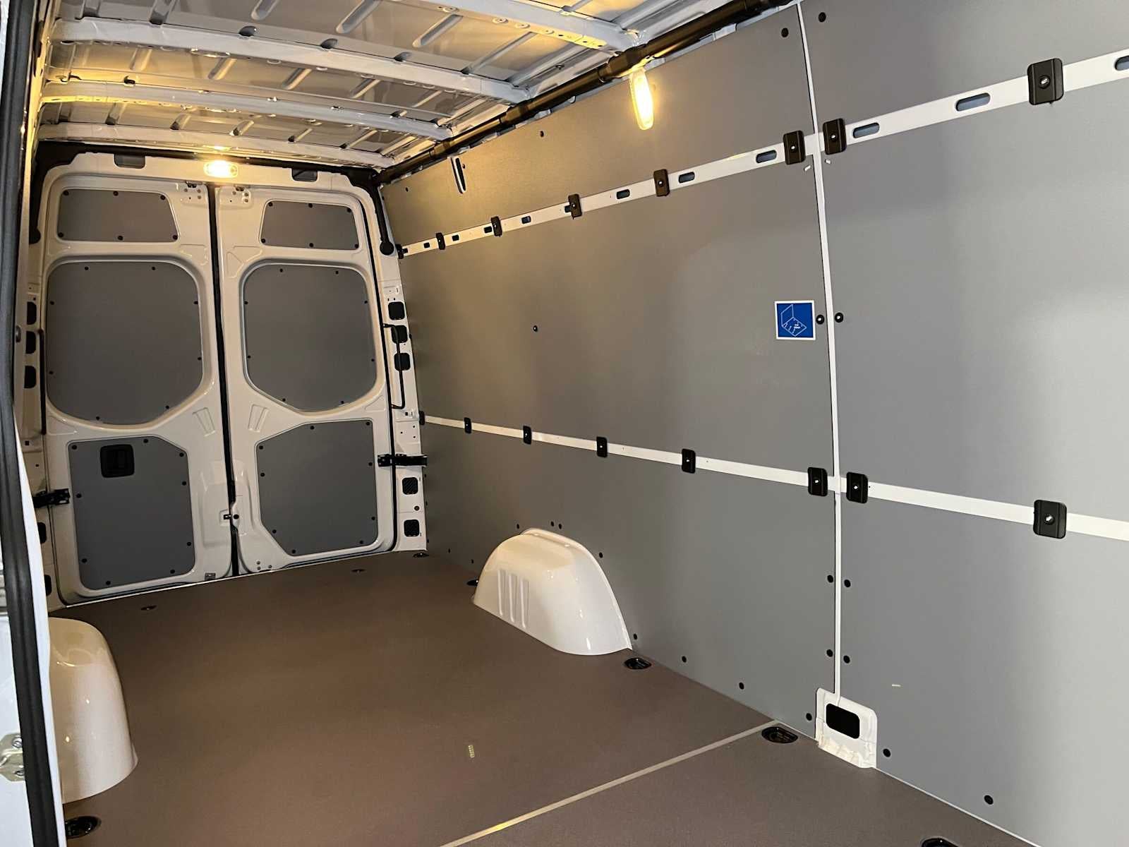 2027 Mercedes-Benz Sprinter Cargo 2500 High Roof I4 Diesel 170 RWD