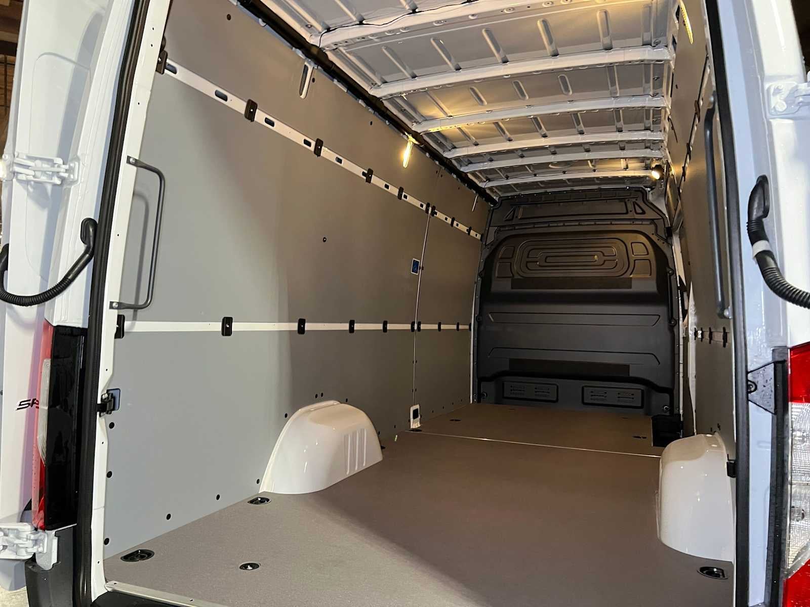 2027 Mercedes-Benz Sprinter Cargo 2500 High Roof I4 Diesel 170 RWD