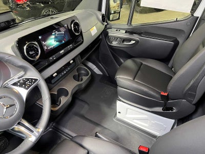 2027 Mercedes-Benz Sprinter Cargo 2500 High Roof I4 Diesel 170 RWD