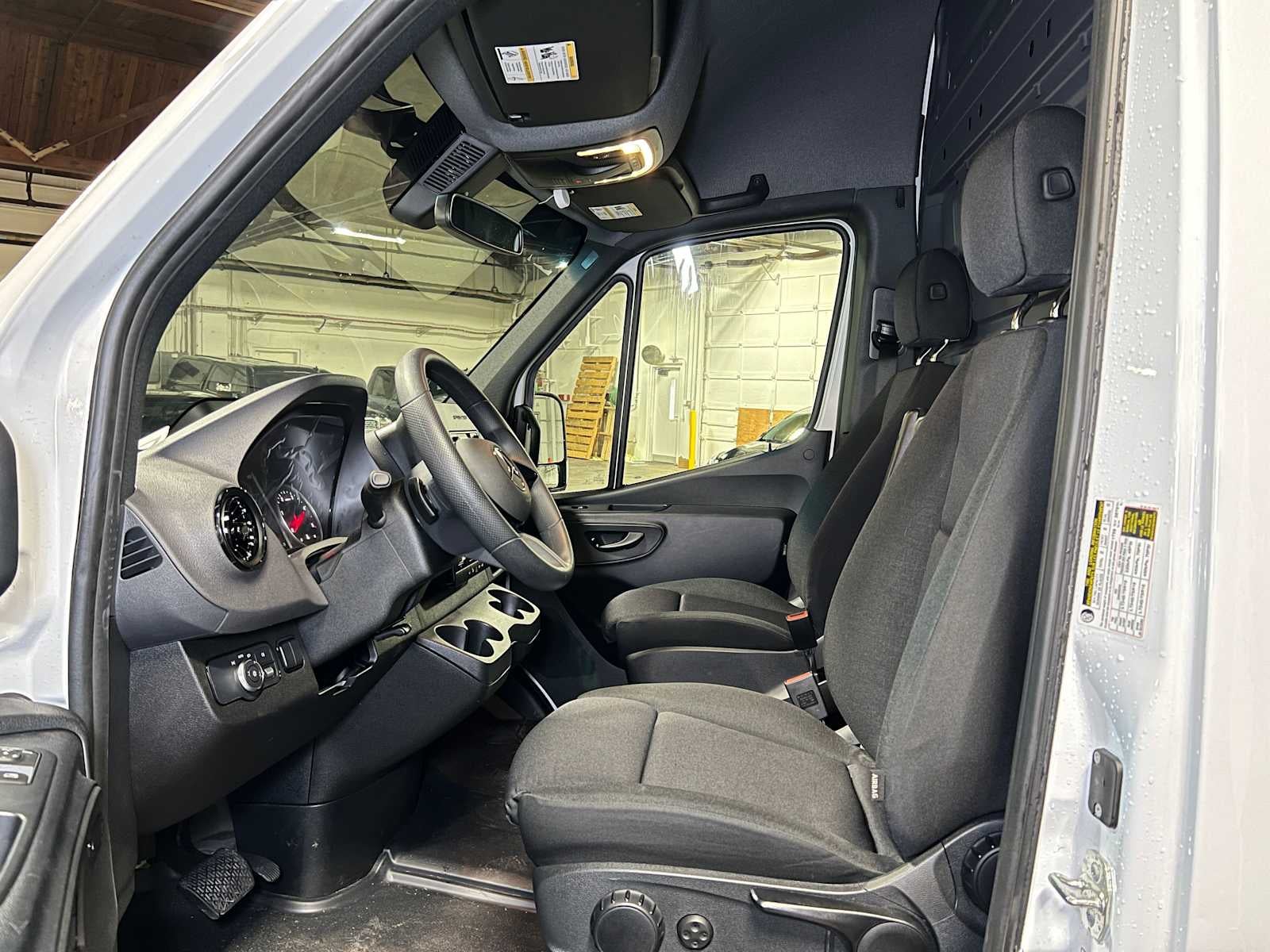 2025 Mercedes-Benz Sprinter Cargo Van 2500 Standard Roof I4 Diesel HO 144" RWD