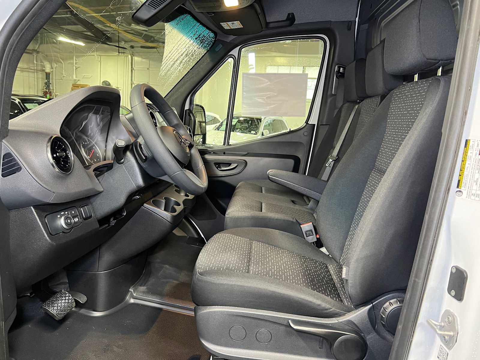 2026 Mercedes-Benz Sprinter 2500 Standard Roof I4 Diesel HO 144" RWD