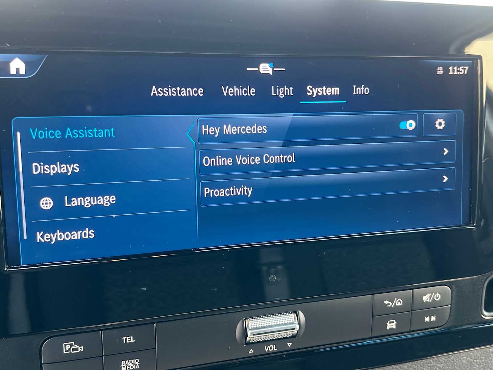 2026 Mercedes-Benz Sprinter Cargo 2500 Standard Roof I4 Diesel HO 144 RWD