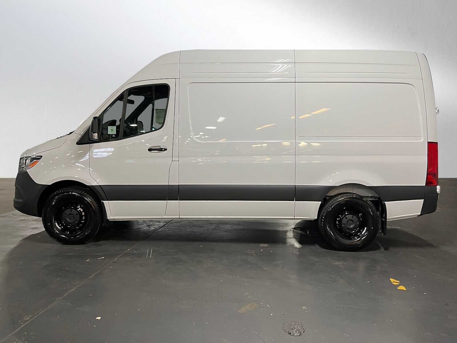 2025 Mercedes-Benz Sprinter Cargo Van 2500 Standard Roof I4 Diesel HO 144 RWD