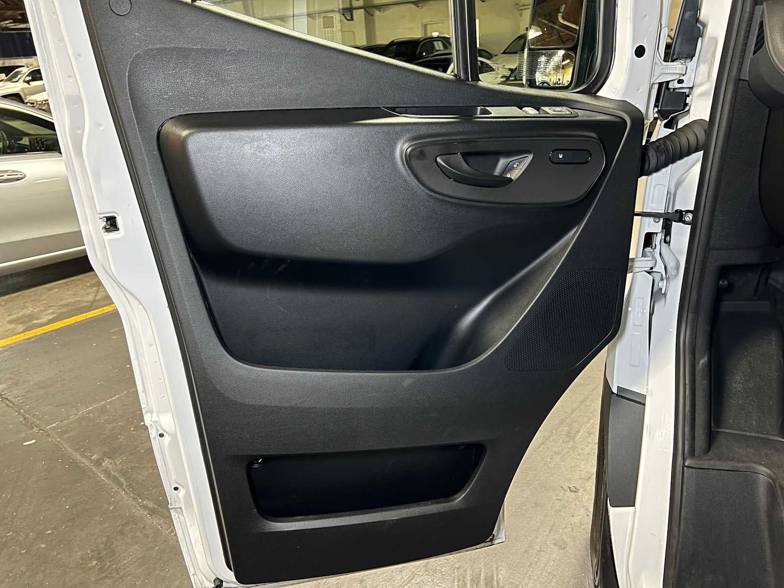 2025 Mercedes-Benz Sprinter Cargo Van 2500 Standard Roof I4 Diesel HO 144" RWD