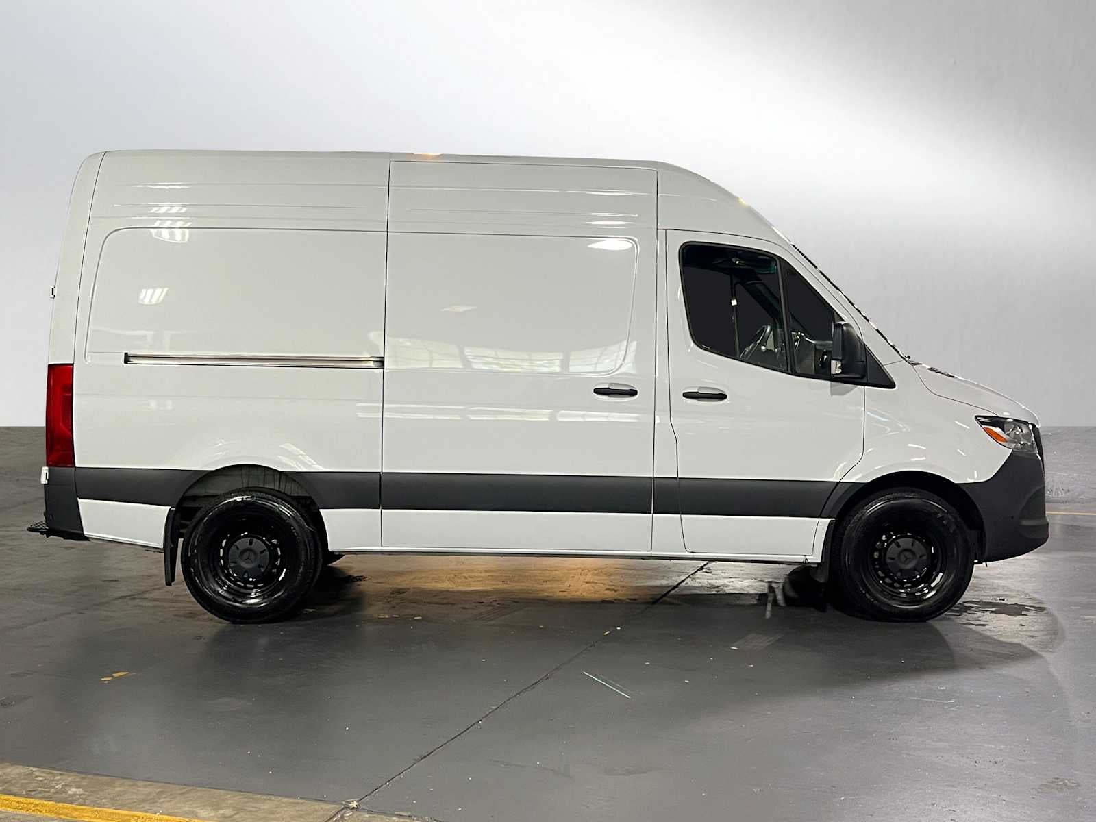 2025 Mercedes-Benz Sprinter Cargo Van 2500 Standard Roof I4 Diesel HO 144" RWD
