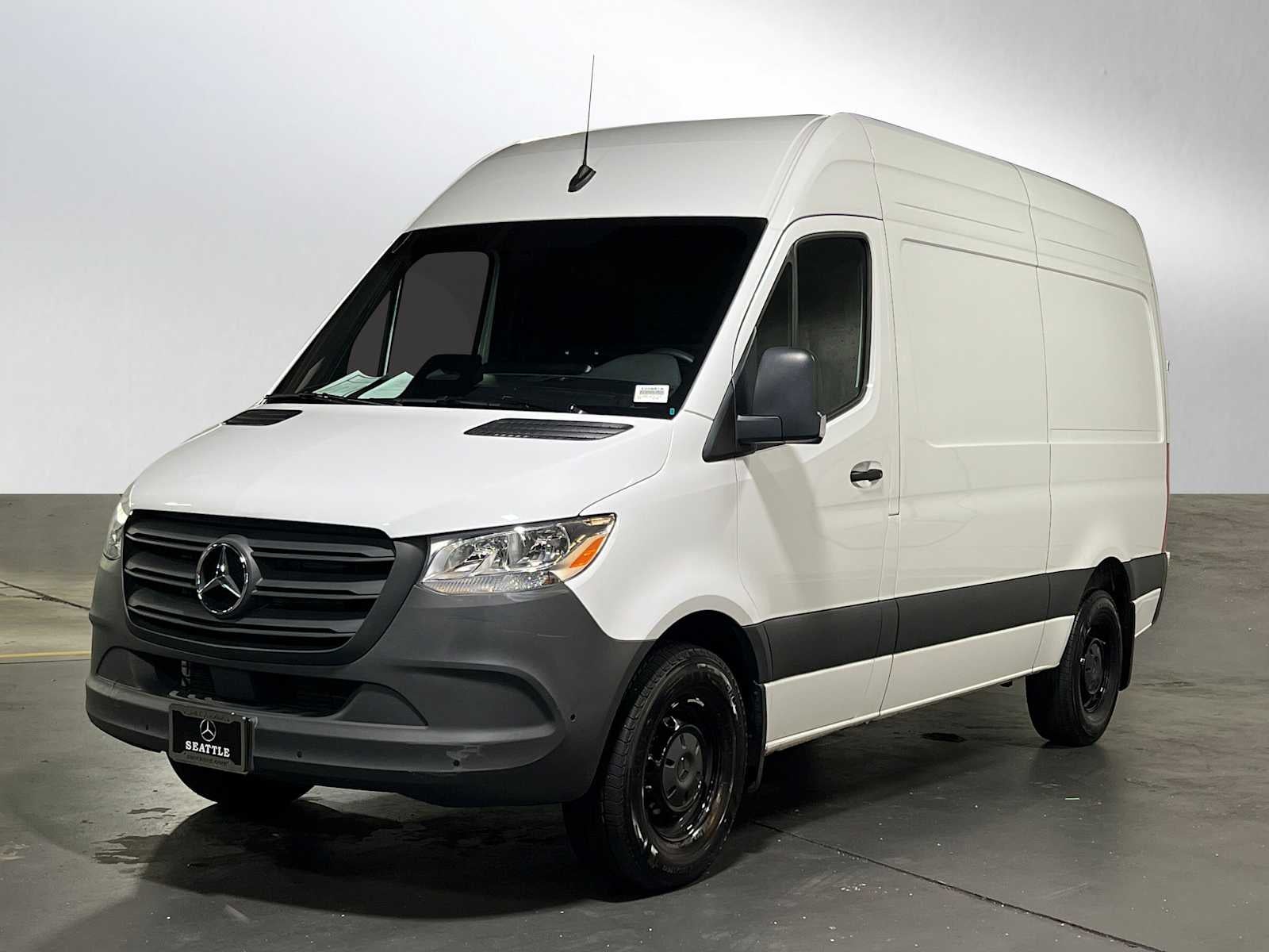 2025 Mercedes-Benz Sprinter Cargo Van 2500 Standard Roof I4 Diesel HO 144" RWD