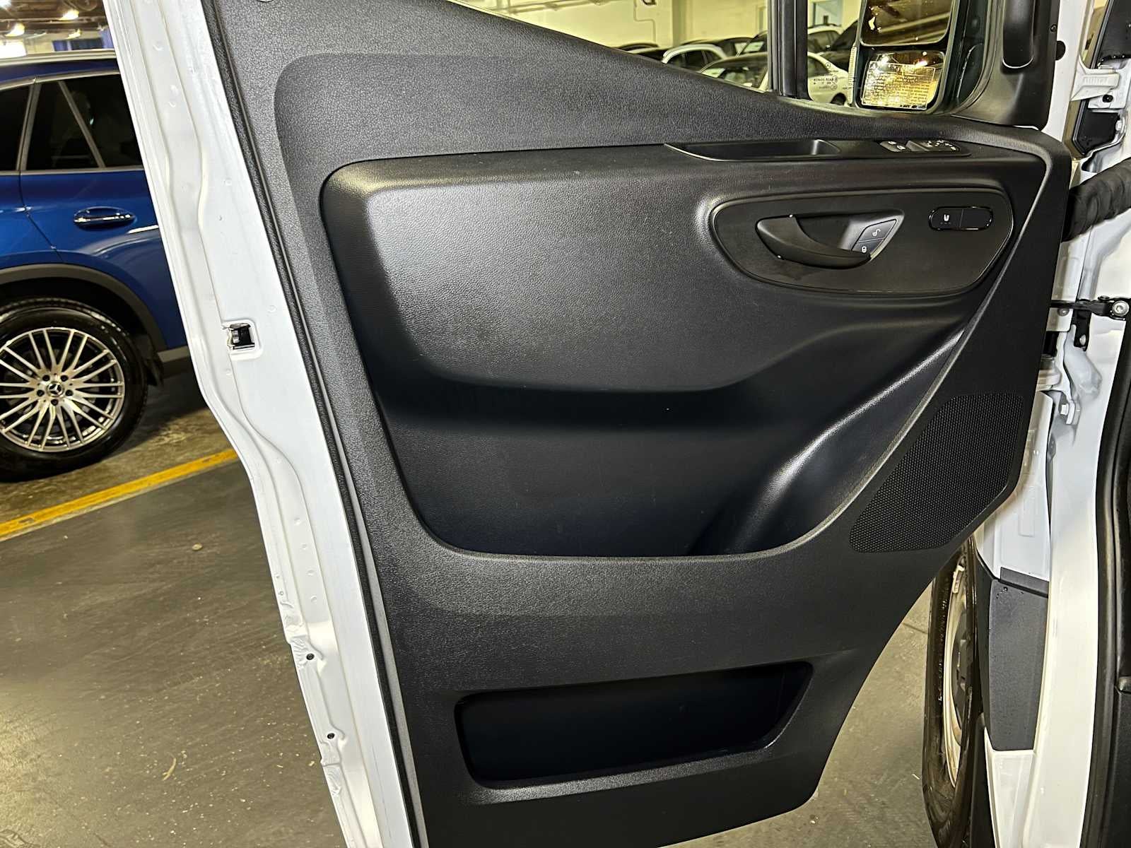 2025 Mercedes-Benz Sprinter Cargo Van 2500 Standard Roof I4 Diesel HO 144" RWD