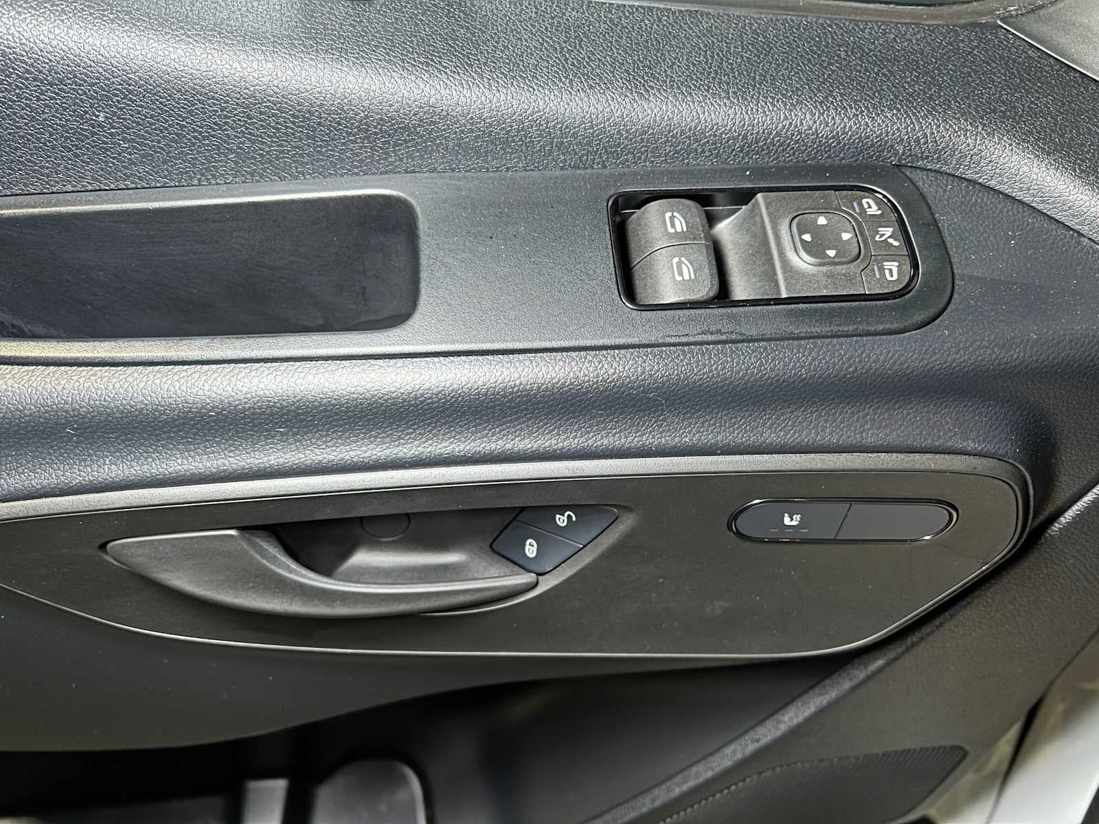 2025 Mercedes-Benz Sprinter Cargo Van 2500 Standard Roof I4 Diesel HO 144" RWD