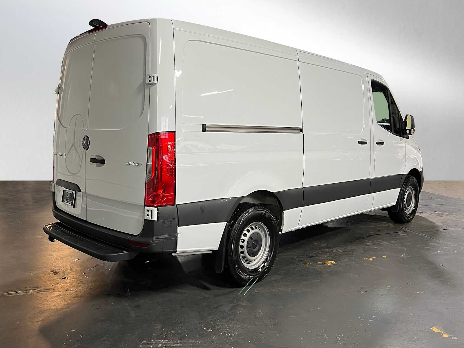 2025 Mercedes-Benz Sprinter Cargo Van 2500 Standard Roof I4 Diesel HO 144" RWD