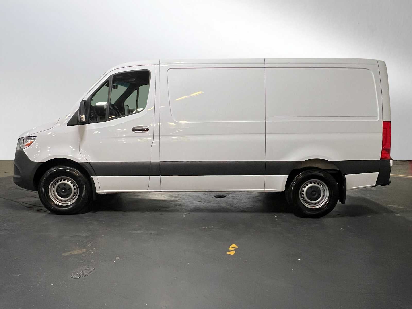 2025 Mercedes-Benz Sprinter Cargo Van 2500 Standard Roof I4 Diesel HO 144" RWD