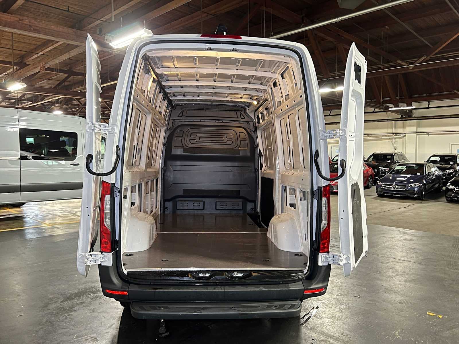 2026 Mercedes-Benz Sprinter Cargo 2500 Standard Roof I4 Diesel HO 144 RWD