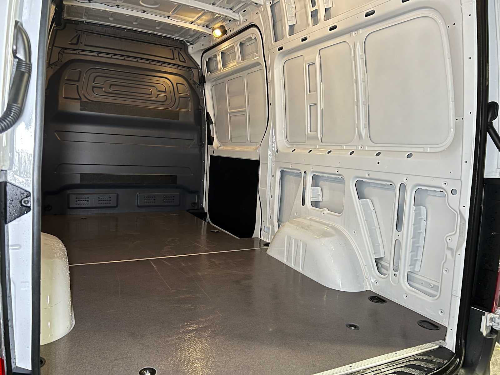 2026 Mercedes-Benz Sprinter Cargo 2500 Standard Roof I4 Diesel HO 144 RWD