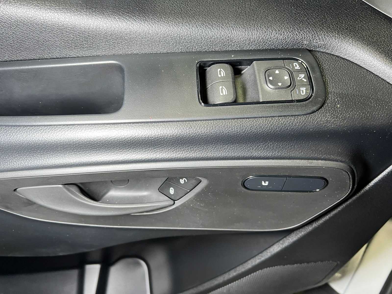 2026 Mercedes-Benz Sprinter Cargo 2500 Standard Roof I4 Diesel HO 144 RWD