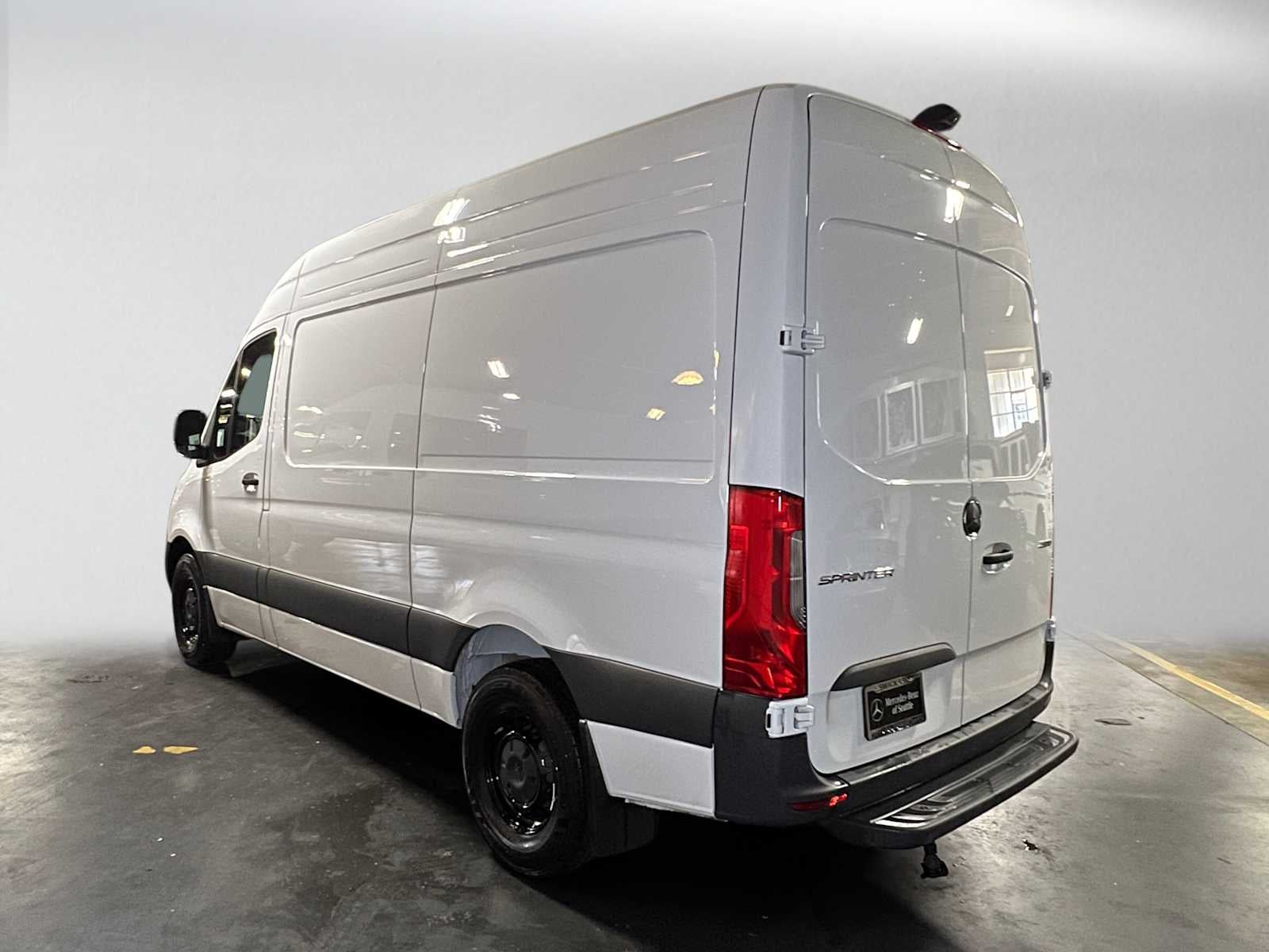 2026 Mercedes-Benz Sprinter Cargo 2500 Standard Roof I4 Diesel HO 144 RWD