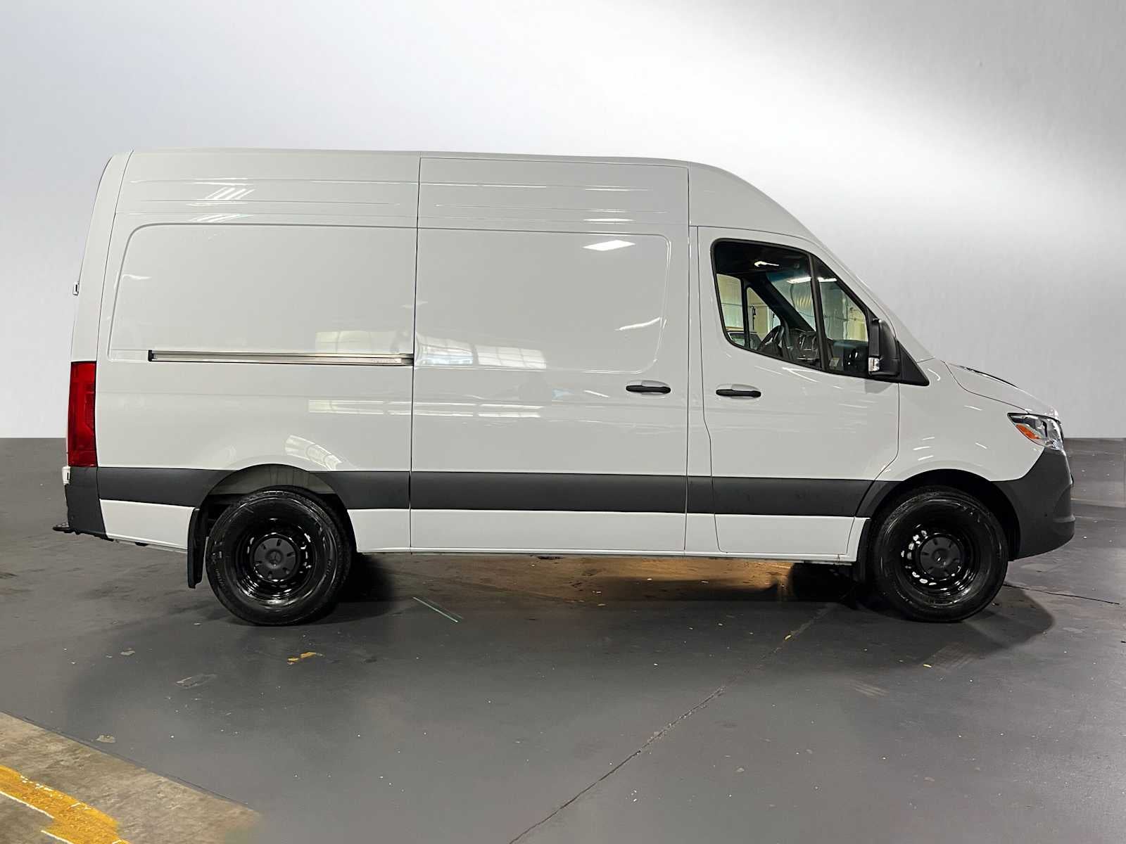 2025 Mercedes-Benz Sprinter Cargo Van 2500 Standard Roof I4 Diesel HO 144" RWD