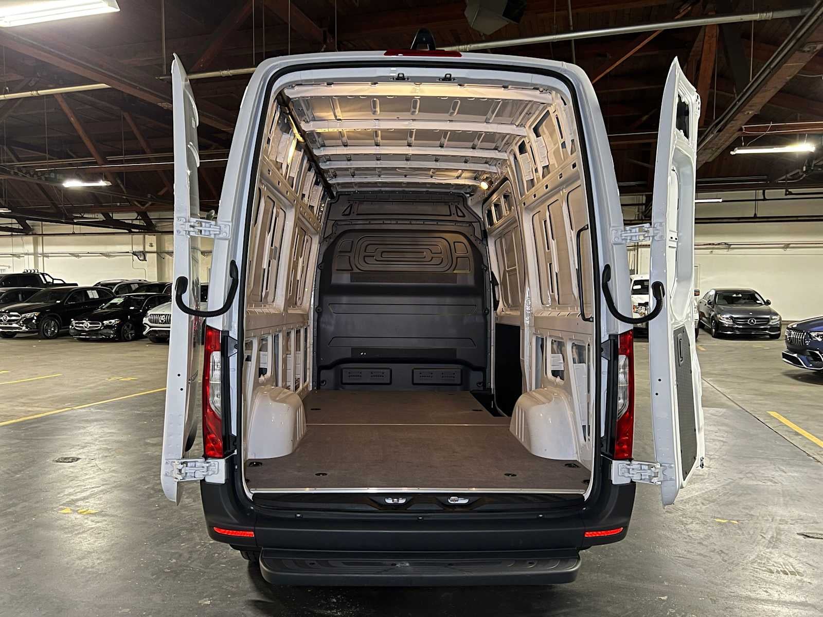 2026 Mercedes-Benz Sprinter Cargo 2500 Standard Roof I4 Diesel HO 144 RWD