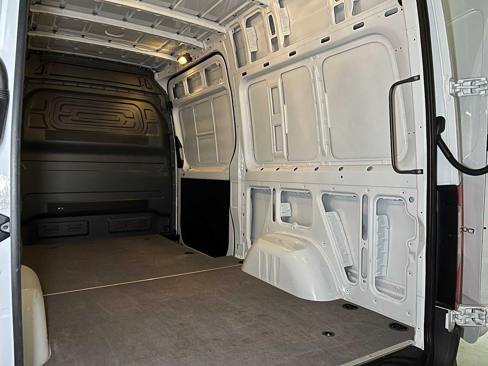 2026 Mercedes-Benz Sprinter Cargo 2500 Standard Roof I4 Diesel HO 144 RWD
