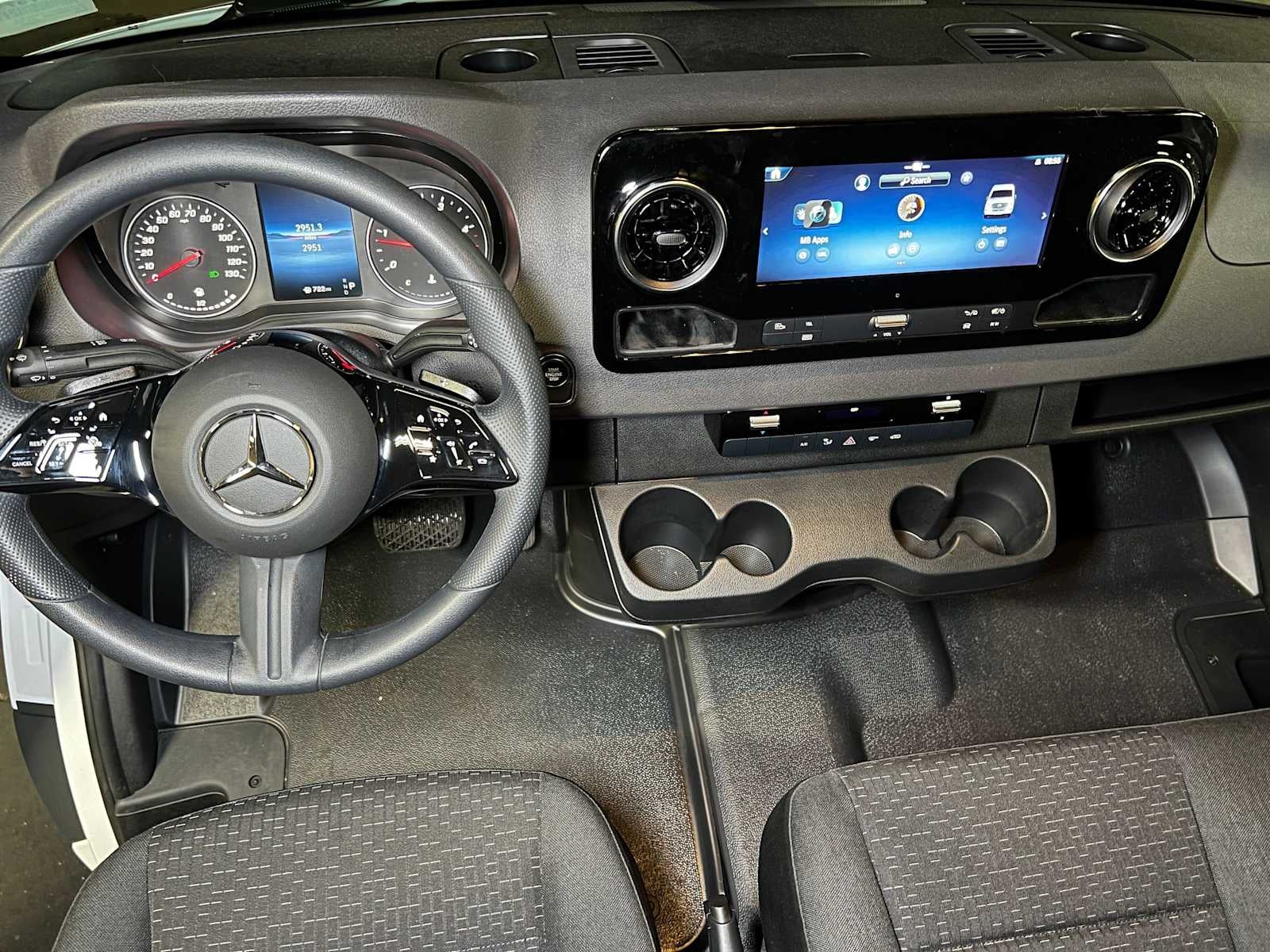 2026 Mercedes-Benz Sprinter Cargo 2500 Standard Roof I4 Diesel HO 144 RWD