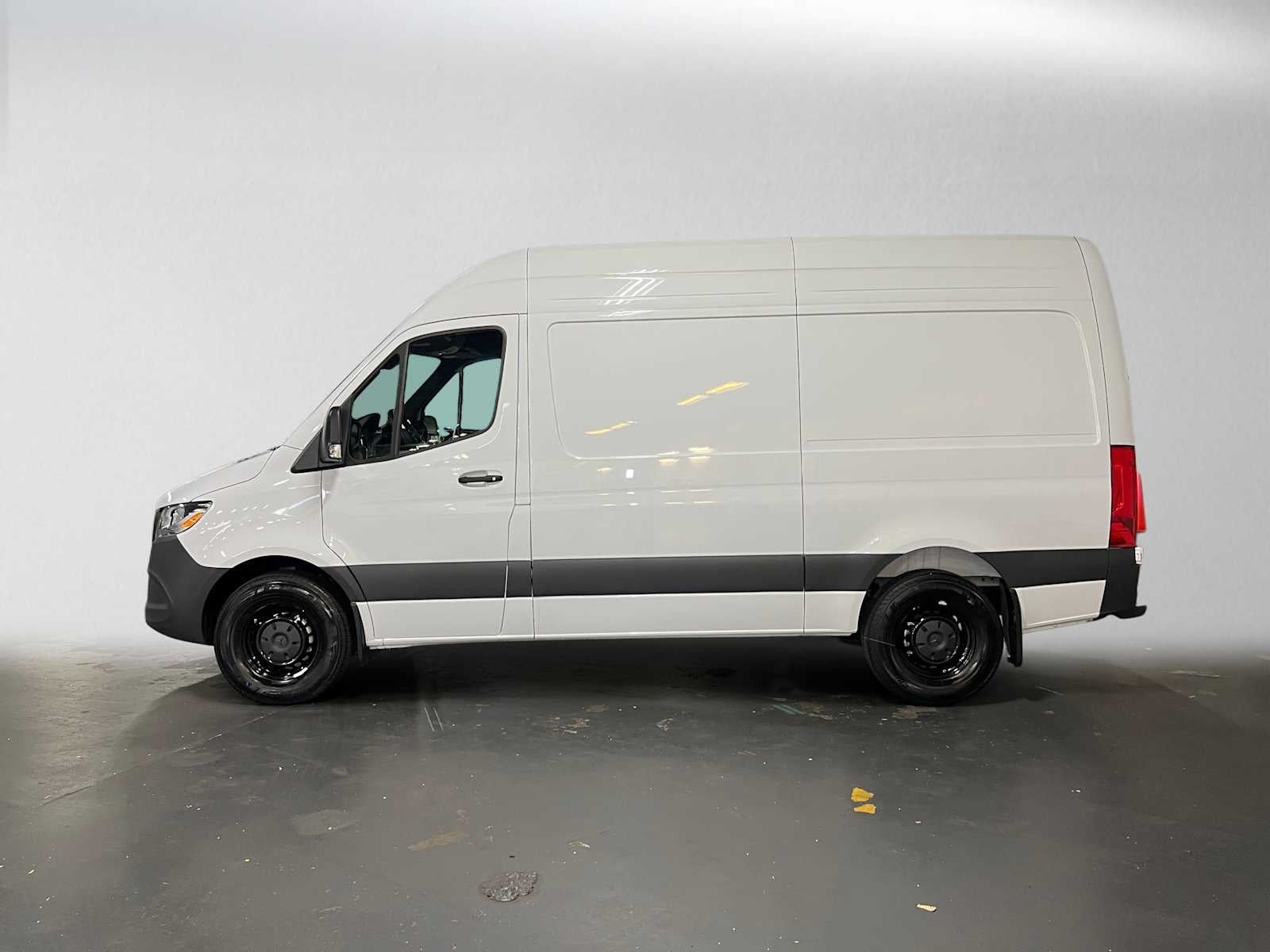2026 Mercedes-Benz Sprinter Cargo 2500 Standard Roof I4 Diesel HO 144 RWD