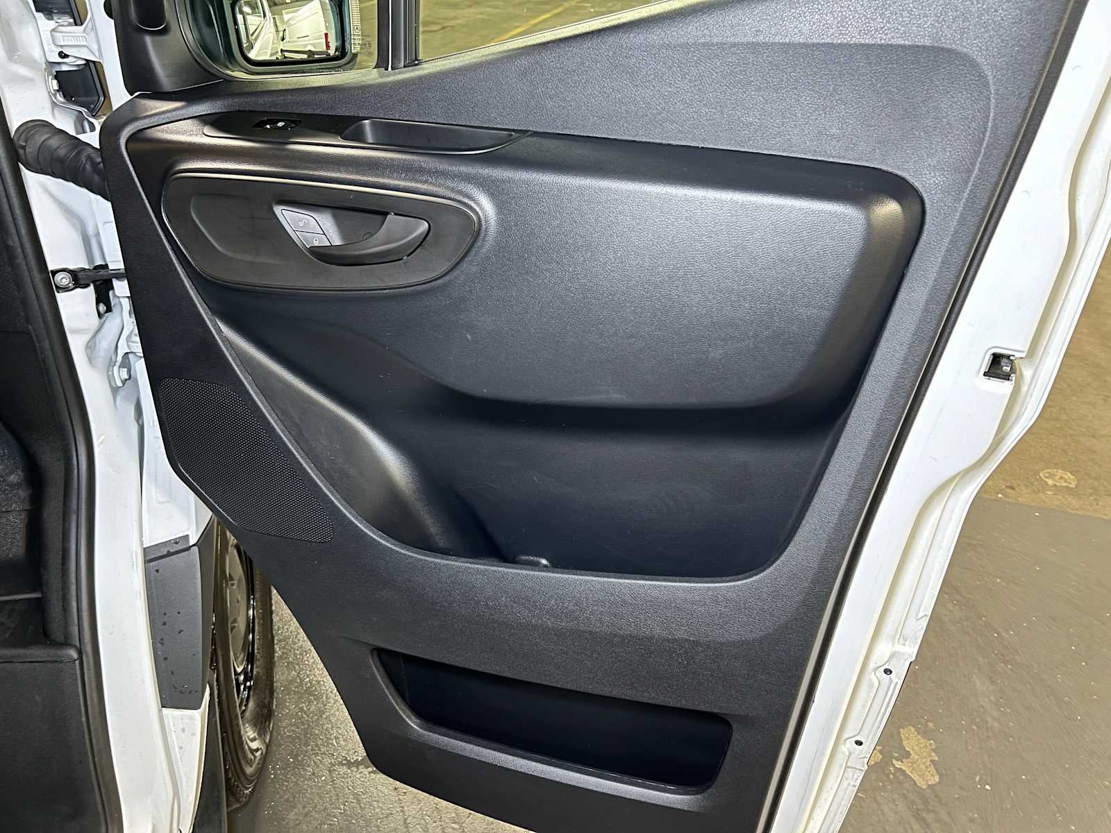 2025 Mercedes-Benz Sprinter Cargo Van 2500 Standard Roof I4 Diesel HO 144" RWD