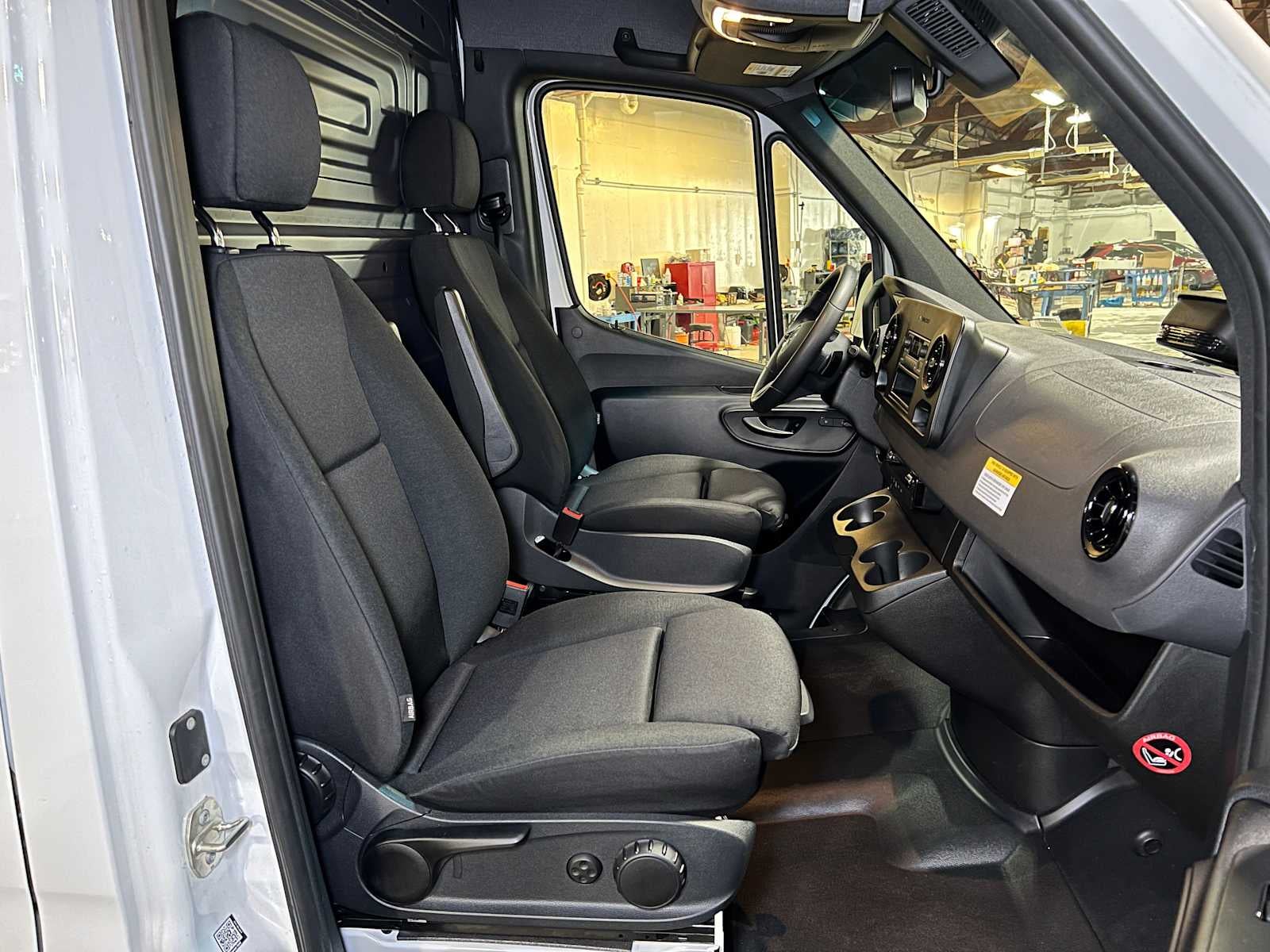 2025 Mercedes-Benz Sprinter Cargo Van 2500 Standard Roof I4 Diesel HO 144" RWD