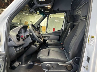 2025 Mercedes-Benz Sprinter Cargo Van 2500 Standard Roof I4 Diesel HO 144" RWD