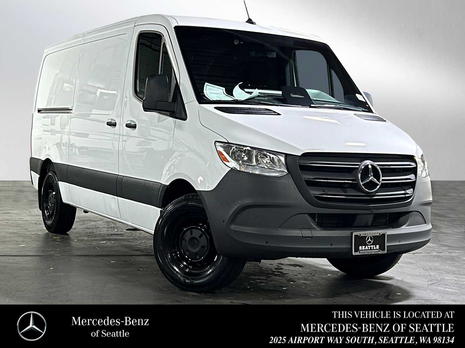2025 Mercedes-Benz Sprinter Cargo Van 2500 Standard Roof I4 Diesel HO 144" RWD