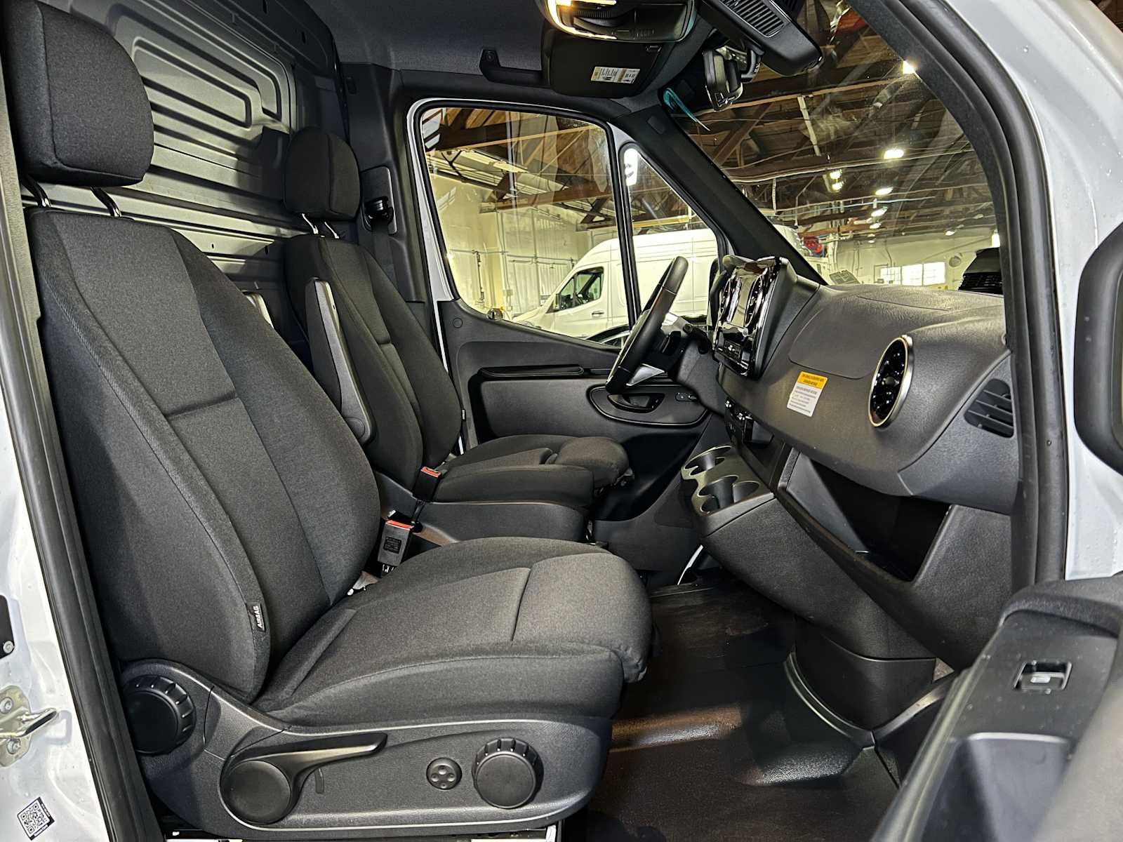 2025 Mercedes-Benz Sprinter Cargo Van 2500 Standard Roof I4 Diesel HO 144" RWD