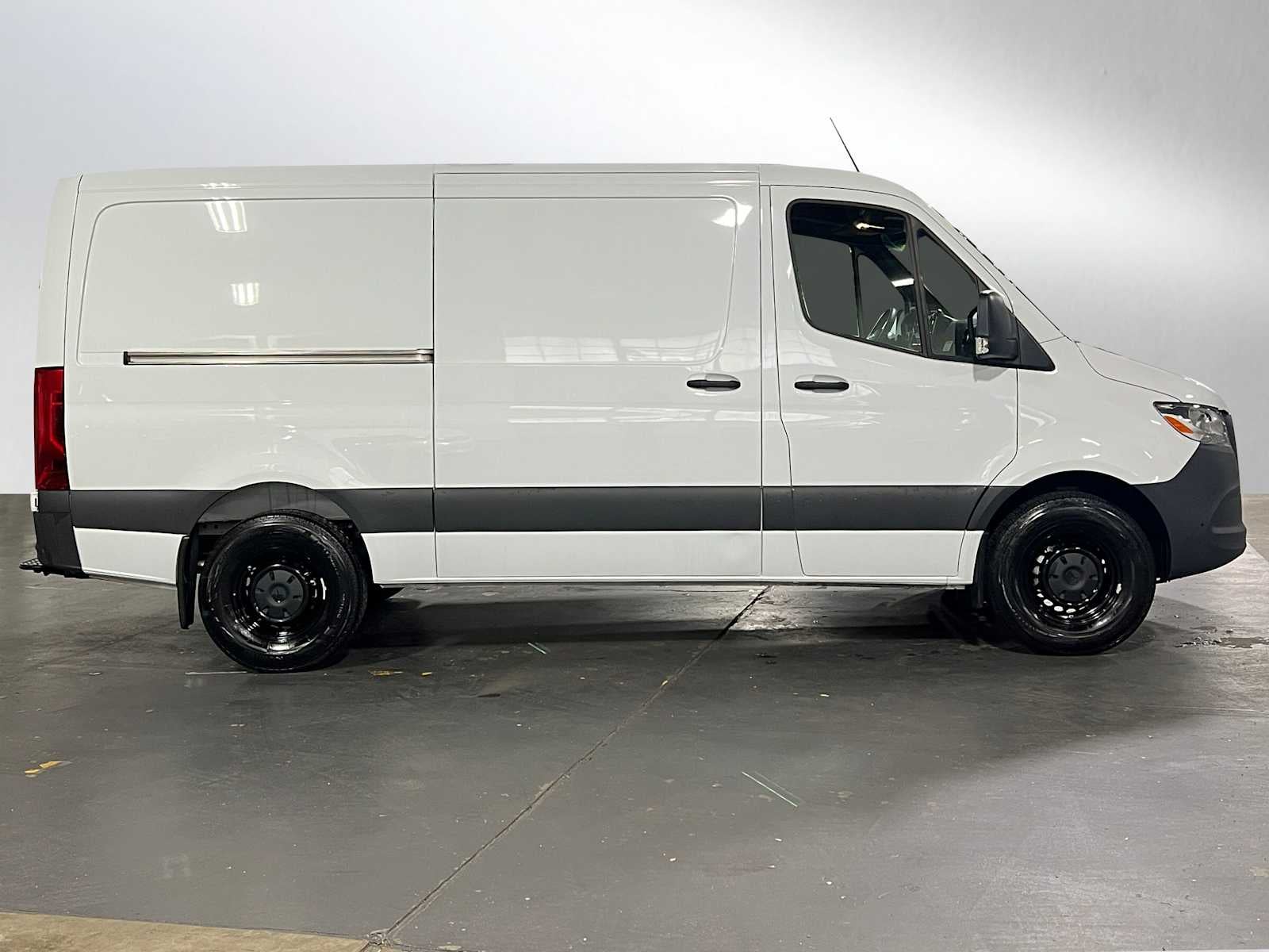 2025 Mercedes-Benz Sprinter Cargo Van 2500 Standard Roof I4 Diesel HO 144" RWD