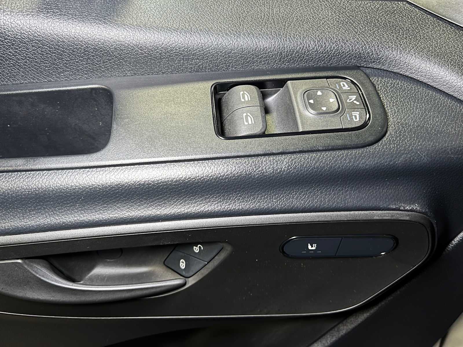 2025 Mercedes-Benz Sprinter Cargo Van 2500 Standard Roof I4 Diesel HO 144" RWD